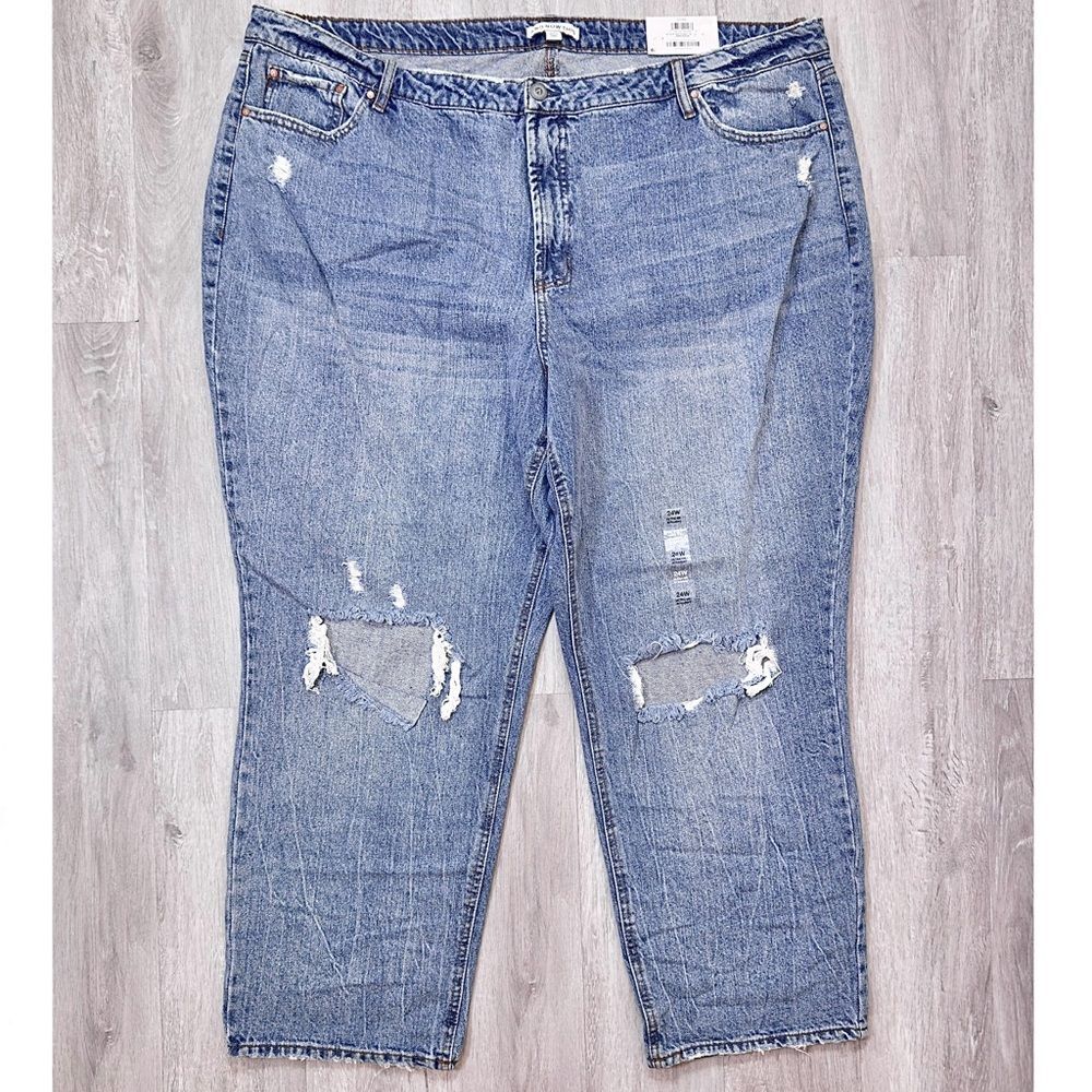 Women's 24W NWT Plus Size 100% Cotton Distressed Straight Leg Jeans New